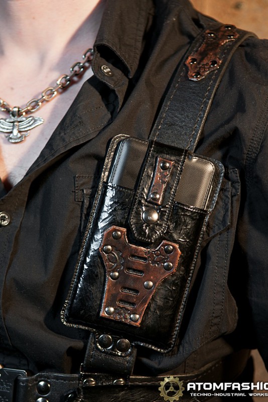 Мужская портупея с сумками под кошелек и документы, чехлом под телефон и ключницей.