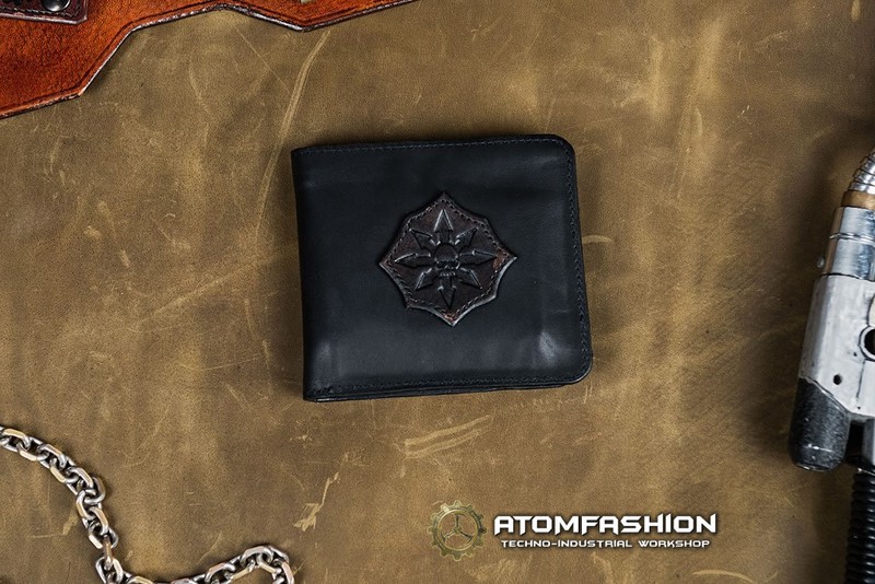 Мужской кожаный кошелек по мотивам вселенной Warhammer 40000.
